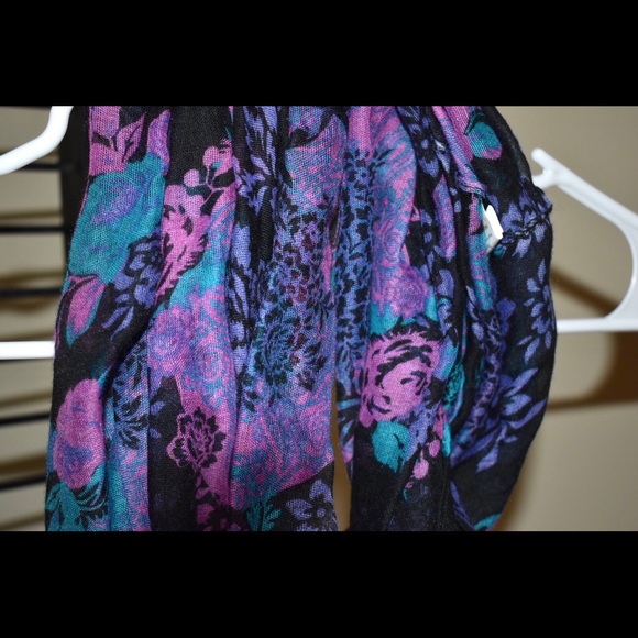 Infinity Scarf - Picture 3 of 3